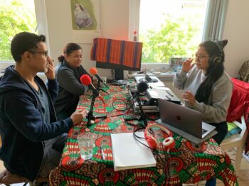 Interview „en la linea“ für Radio Lora München. Joaquín Mejía, Juana Zúniga (Umweltaktivistin aus Guapinol) und Ökubüro-Mitarbeiterin Patricia Rendón