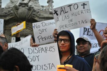 „Stoppt die Morde an Journalist*innen“: Protest in Mexiko-Stadt im Jahr 2012; seitdem hat die Bedrohung nicht abgenommen