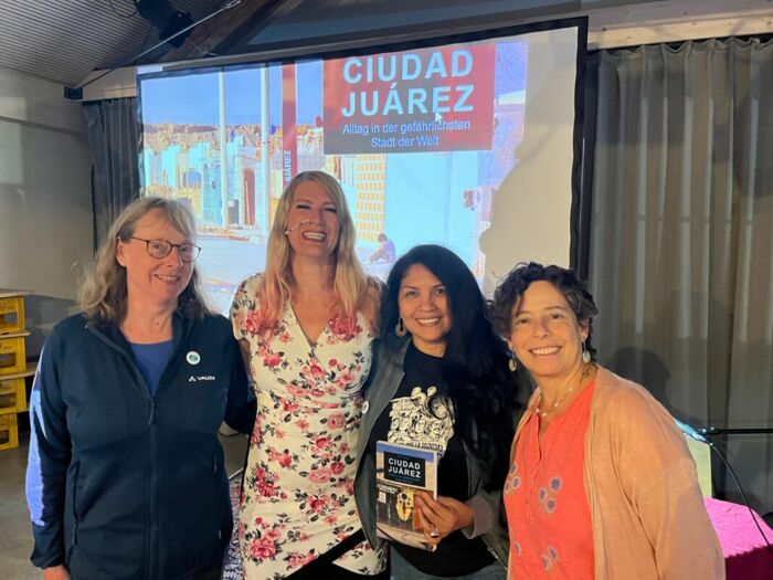 Mit der Autorin und Journalistin Kathrin Zeiske bei der Präsentation ihres Buches Ciudad Juárez.
