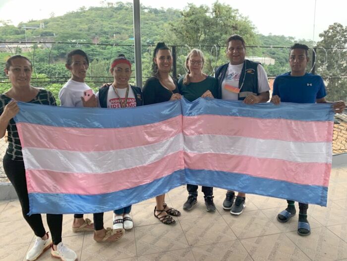 Wiedersehen mit der trans* Frauengruppen Muñecas de Arcoíris in Comayagüela. Die Gruppe kämpft auch unter der neuen Regierung um die  Anerkennung der Identität von trans* Personen.