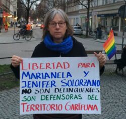 „Freiheit für Jennifer und Marianela Solorzano. Sie sind keine Verbrecherinnen, sondern sie verteidigen Garífuna-Territorien.“